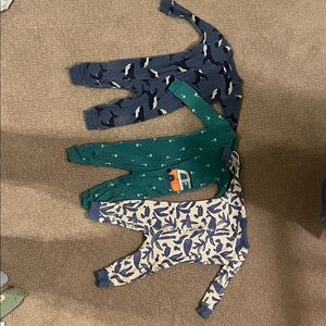 Carter's 12m pajama bundle. 6 pairs